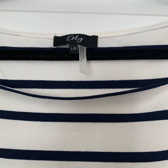 Orley Size L top - Picture 2 of 9